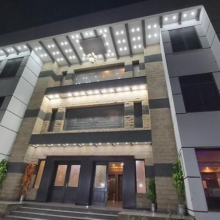 Royaute Luxury Hotel Sialkot Bagian luar foto