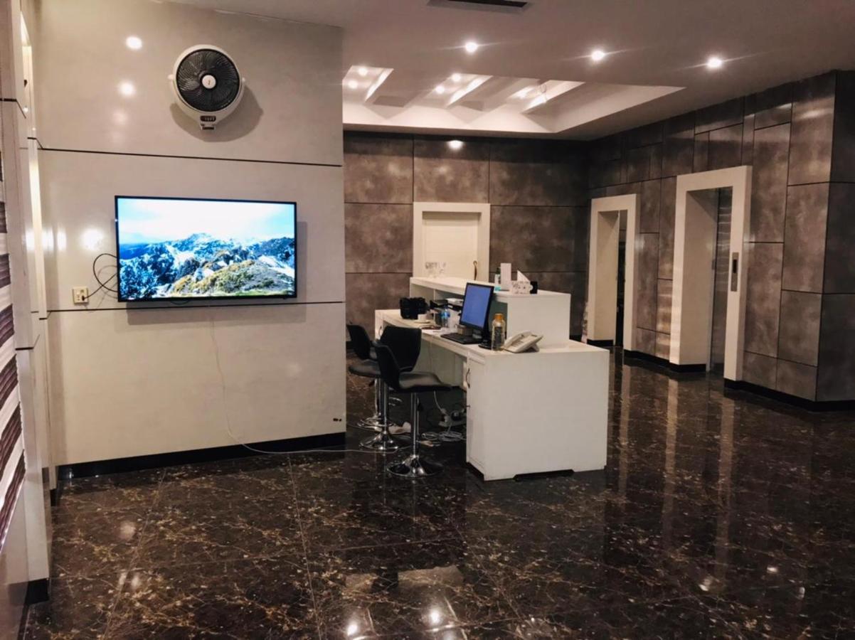 Royaute Luxury Hotel Sialkot Bagian luar foto